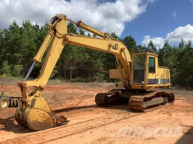 CAT 225 Rupsgraafmachines