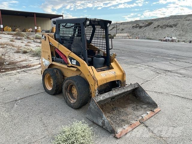 CAT 226B Schrankladers