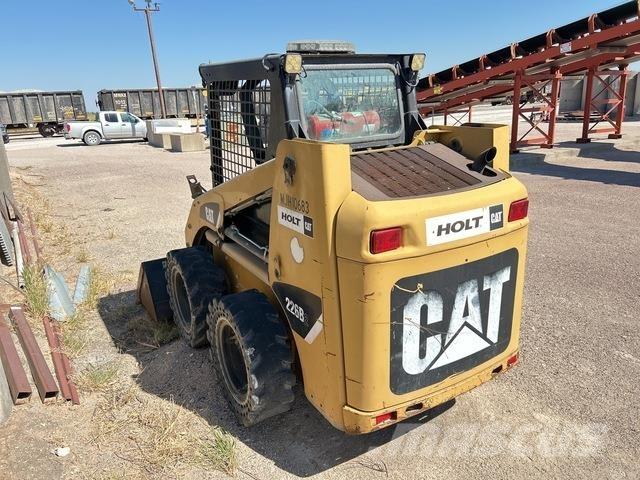 CAT 226B2 Schrankladers
