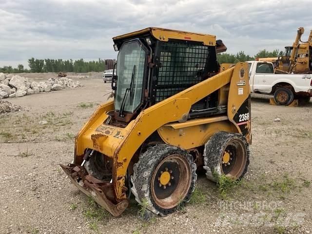 CAT 236B Schrankladers