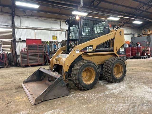 CAT 236B Schrankladers
