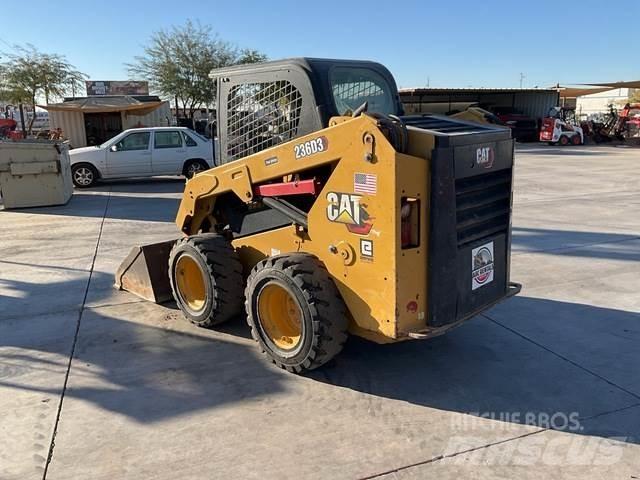 CAT 236D Schrankladers