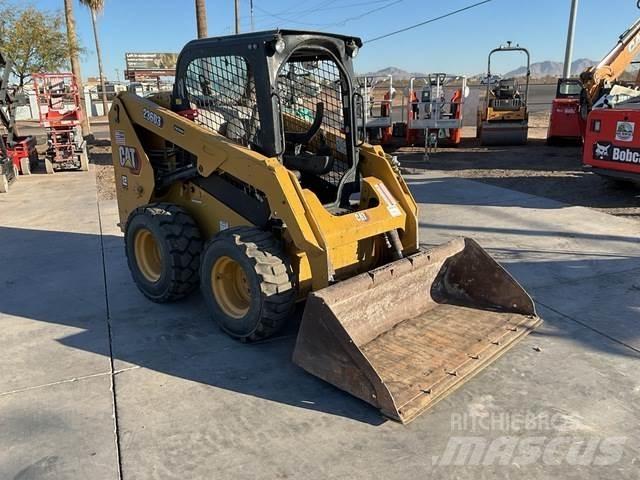 CAT 236D Schrankladers
