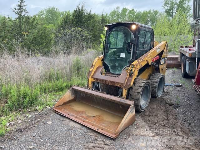 CAT 236D Schrankladers