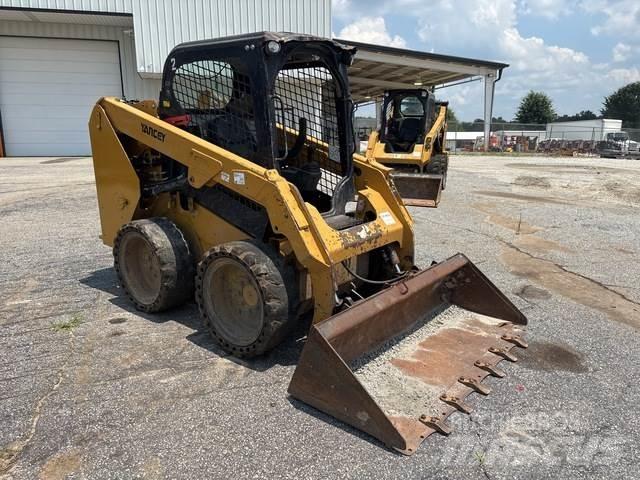 CAT 236D Schrankladers