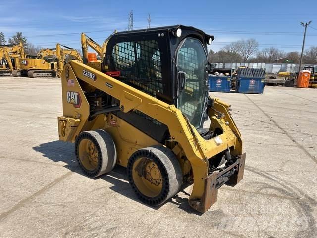 CAT 236D3 Schrankladers