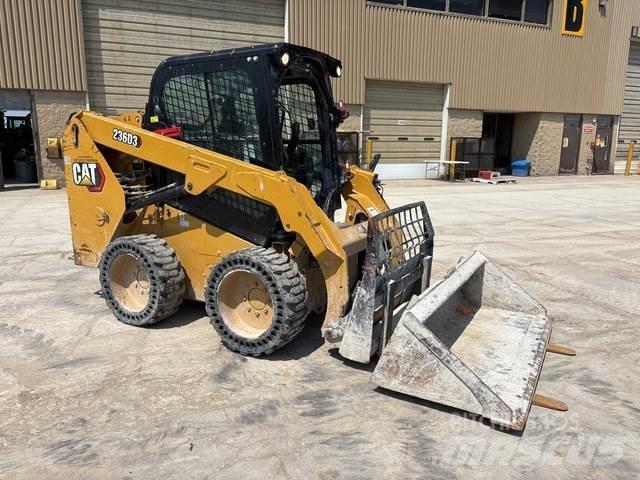 CAT 236D3 Schrankladers