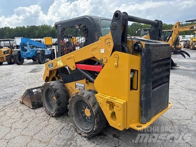 CAT 242D Schrankladers