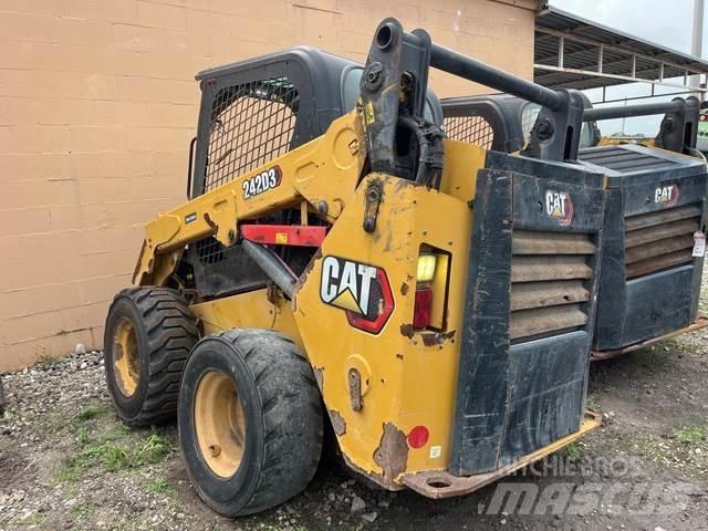 CAT 242D3 Schrankladers