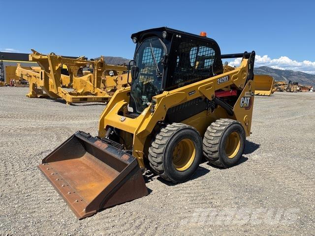 CAT 242D3 Schrankladers