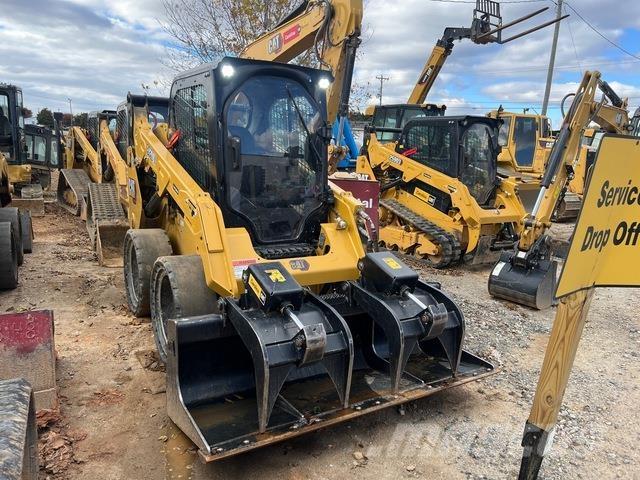 CAT 242D3 Schrankladers