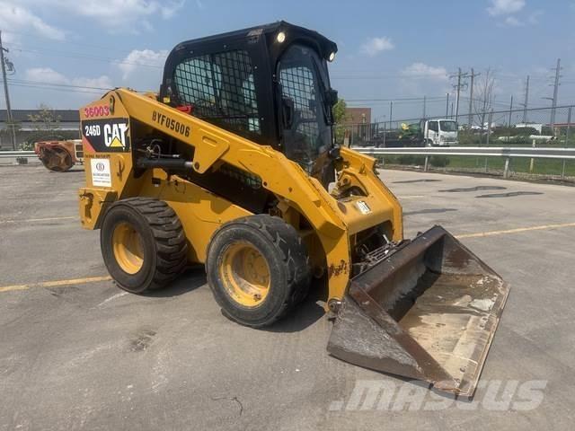CAT 246D Schrankladers