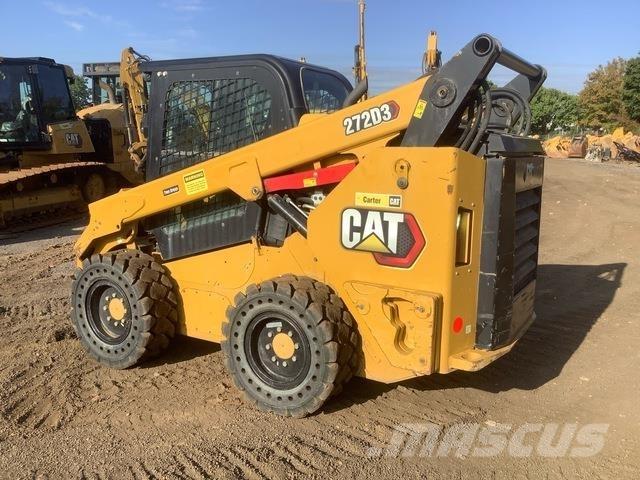CAT 272D3 Schrankladers