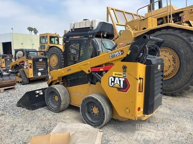 CAT 272D3 XE Schrankladers