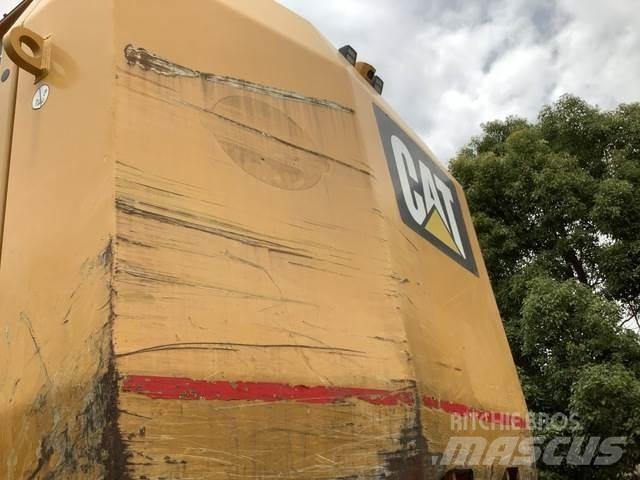 CAT 6015B Rupsgraafmachines