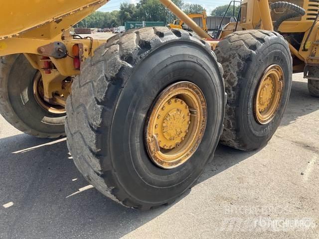 CAT 725 Knik dumptrucks