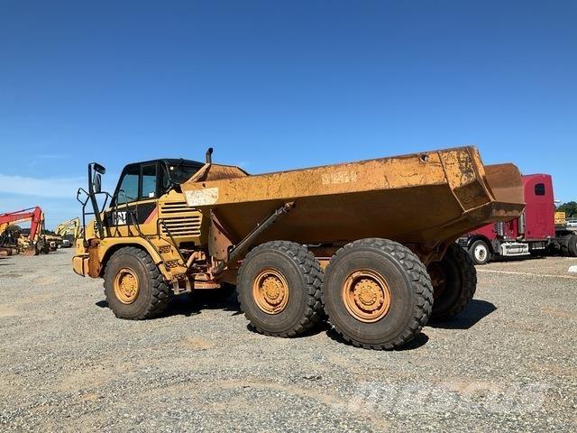 CAT 725 Knik dumptrucks