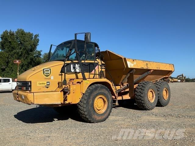 CAT 725 Knik dumptrucks