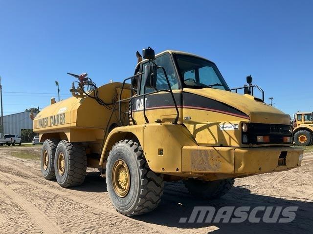 CAT 725 Water tankwagens