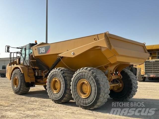CAT 745 Knik dumptrucks