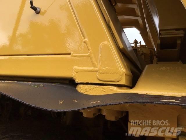 CAT 775E Knik dumptrucks