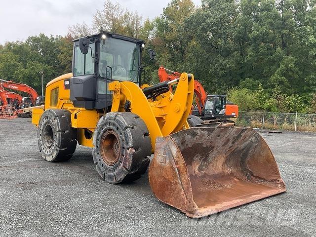 CAT 930M Wielladers