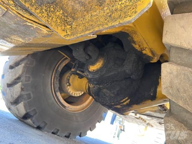 CAT 988G Wielladers