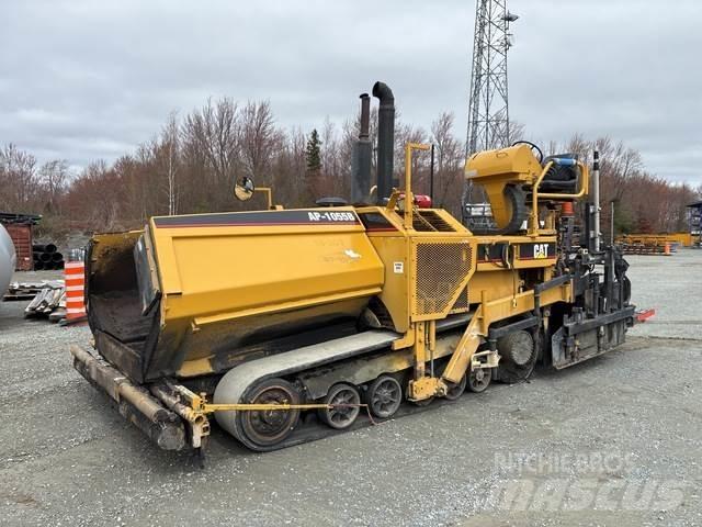 CAT AP-1055B Asfaltafwerkmachines