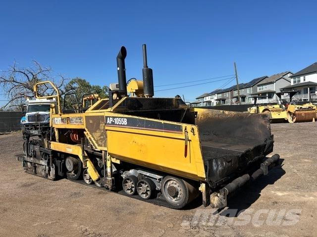 CAT AP-1055B Asfaltafwerkmachines