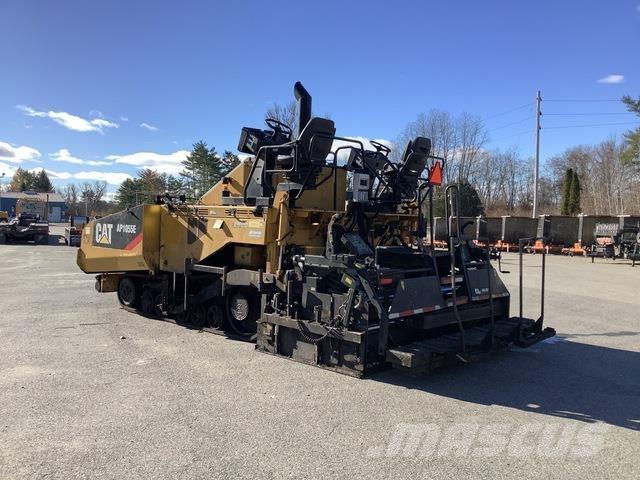 CAT AP1055E Asfaltafwerkmachines