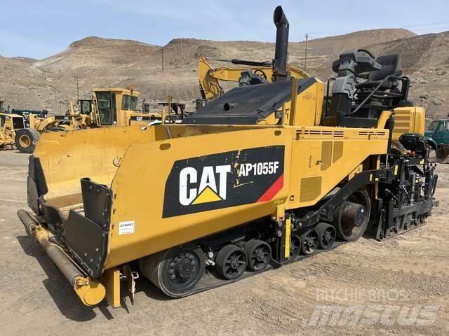 CAT AP1055F Asfaltafwerkmachines
