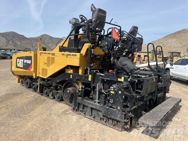 CAT AP1055F Asfaltafwerkmachines