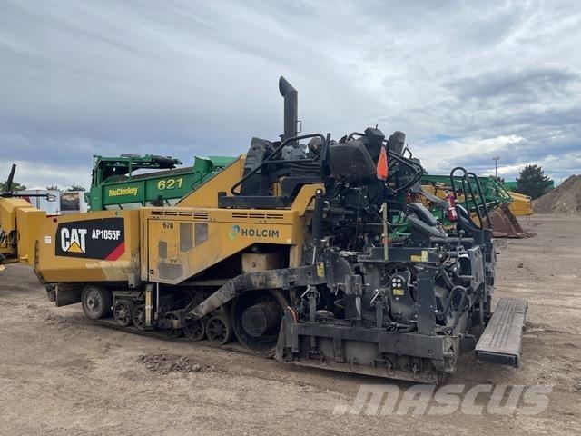 CAT AP1055F Asfaltafwerkmachines