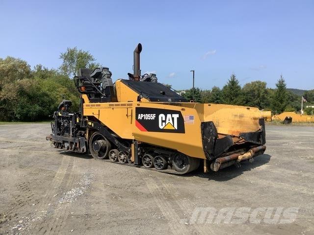 CAT AP1055F Asfaltafwerkmachines