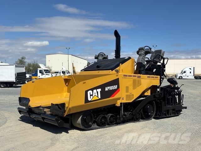 CAT AP1055F Asfaltafwerkmachines