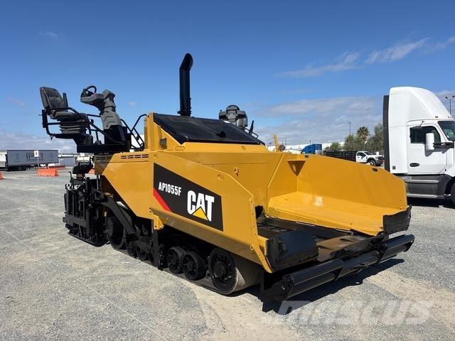 CAT AP1055F Asfaltafwerkmachines