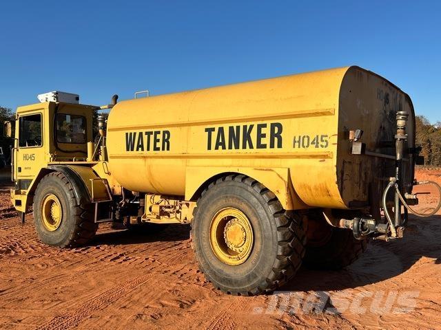 CAT D25D Water tankwagens