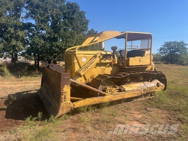 CAT D9G Rupsdozers