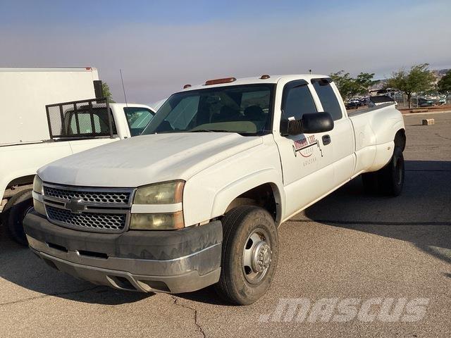 Chevrolet 3500 Bestelwagens met open laadbak