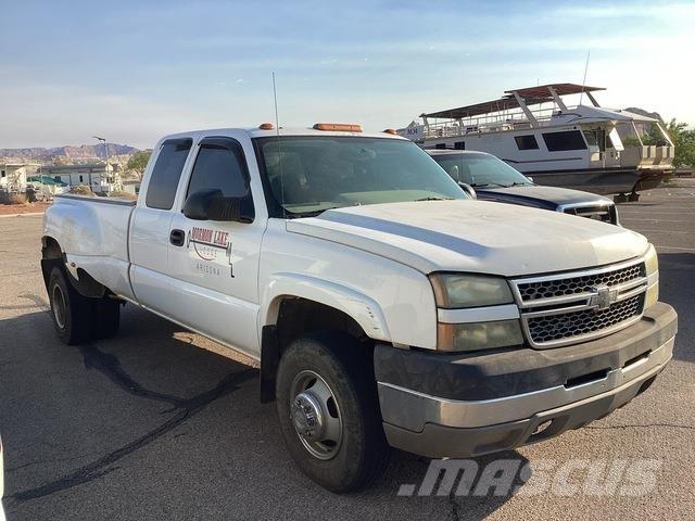 Chevrolet 3500 Bestelwagens met open laadbak