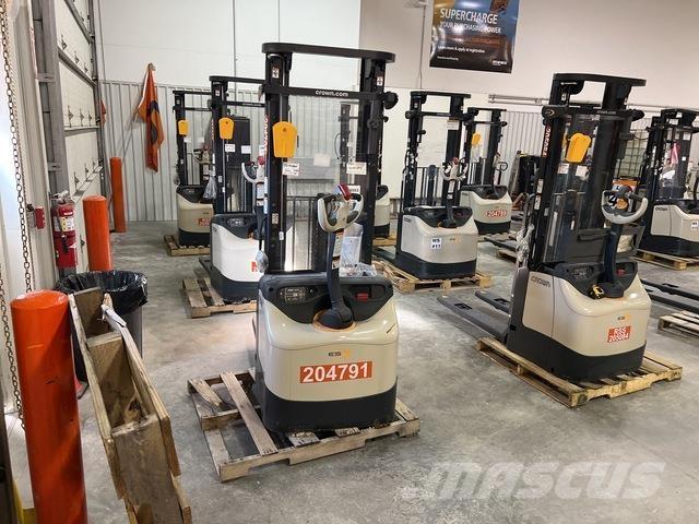 Crown ES 4000 Zelfrijdende stapelaars