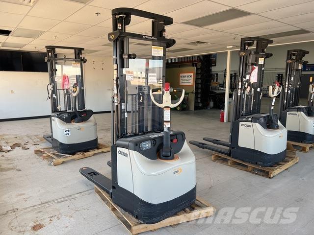 Crown ES 4000 Zelfrijdende stapelaars