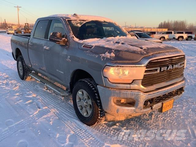 Dodge 2500 Bestelwagens met open laadbak