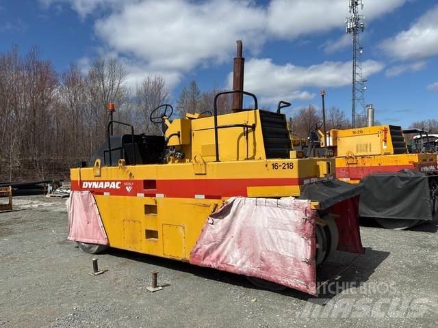 Dynapac CP221 Bandenwalsen