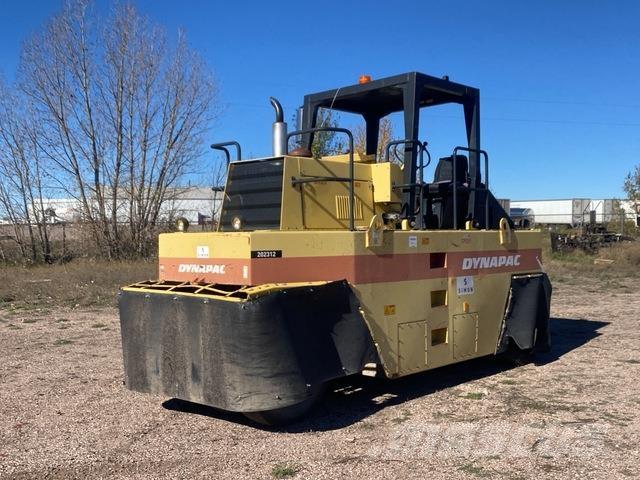 Dynapac CP221 Bandenwalsen