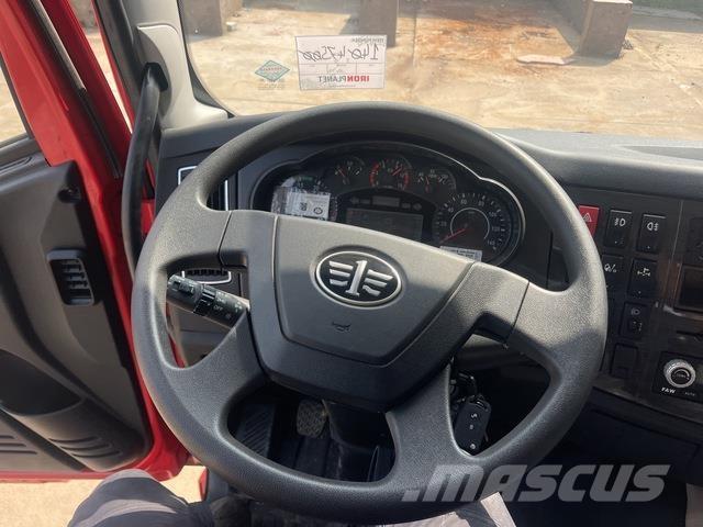 FAW J6L-240 Vlakke laadvloer met kraan