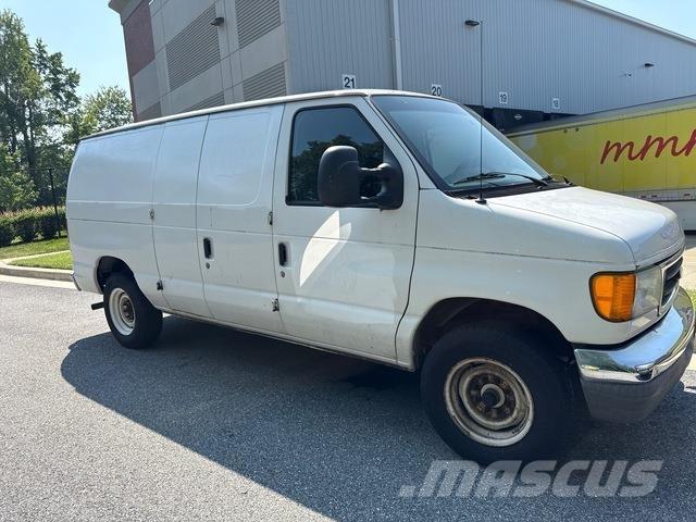Ford E-150 Gesloten bedrijfswagens