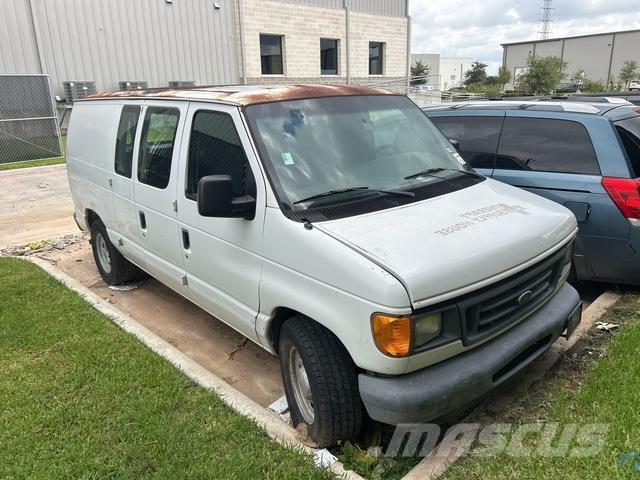 Ford E-150 Gesloten bedrijfswagens