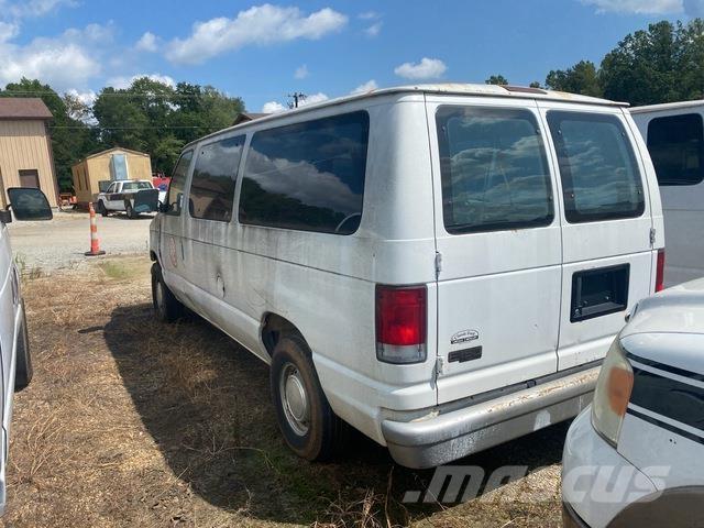 Ford E-150 Auto's