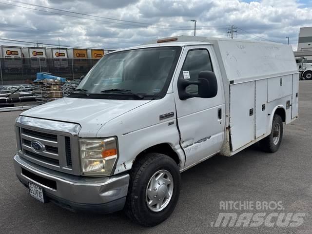 Ford E-350 Bestelwagens met open laadbak